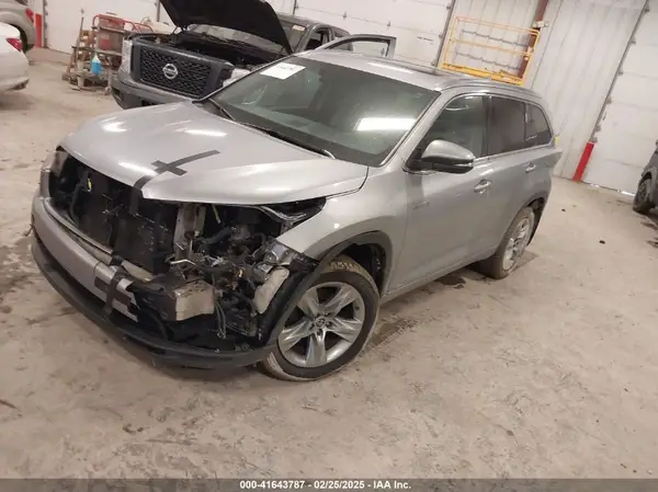5TDDCRFH8GS015525 2016 TOYOTA HIGHLANDER - Image 2