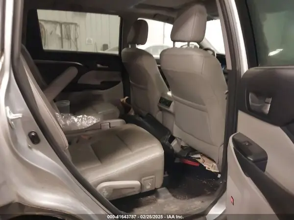5TDDCRFH8GS015525 2016 TOYOTA HIGHLANDER - Image 8