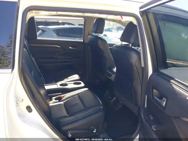 5TDDCRFH8GS018280 2016 TOYOTA HIGHLANDER - Image 8