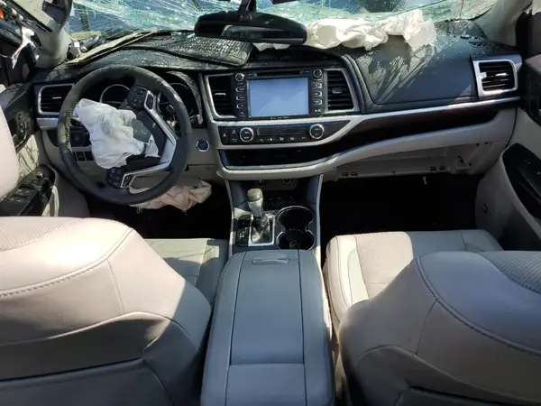 5TDDCRFH8GS018876 2016 TOYOTA HIGHLANDER - Image 8