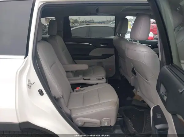 5TDDCRFH9GS015341 2016 TOYOTA HIGHLANDER - Image 8
