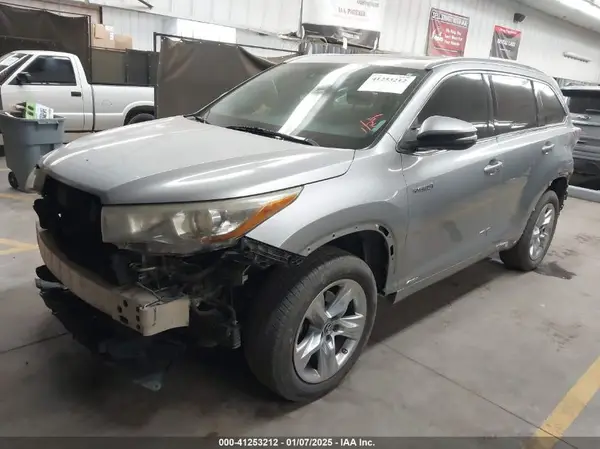 5TDDCRFH9GS015968 2016 TOYOTA HIGHLANDER - Image 2