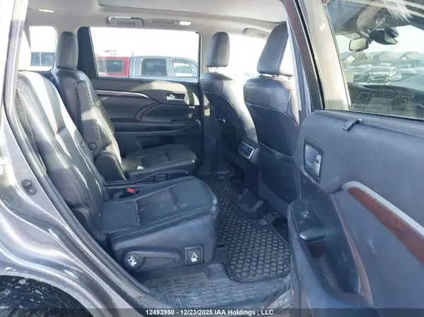 5TDDCRFH9GS016036 2016 TOYOTA HIGHLANDER - Image 8