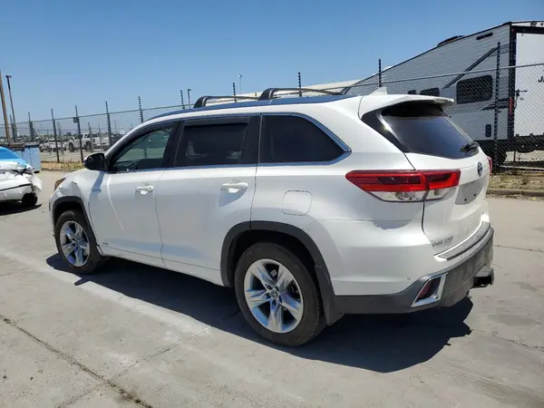 5TDDGRFH0HS021549 2017 TOYOTA HIGHLANDER - Image 2