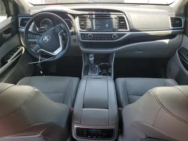 5TDDGRFH0HS021549 2017 TOYOTA HIGHLANDER - Image 8
