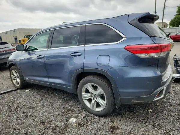 5TDDGRFH0HS022734 2017 TOYOTA HIGHLANDER - Image 2