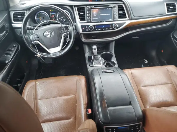 5TDDGRFH0HS023138 2017 TOYOTA HIGHLANDER - Image 8