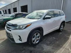 5TDDGRFH0HS023706 2017 TOYOTA HIGHLANDER