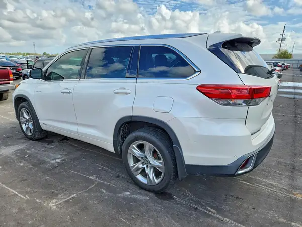 5TDDGRFH0HS023706 2017 TOYOTA HIGHLANDER - Image 2