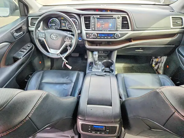 5TDDGRFH0HS023706 2017 TOYOTA HIGHLANDER - Image 8