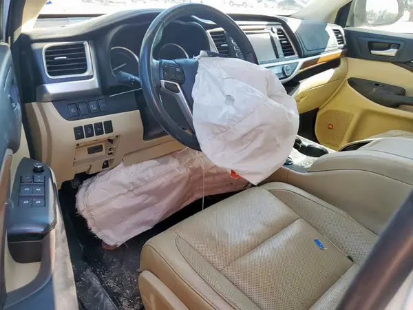 5TDDGRFH0HS024905 2017 TOYOTA HIGHLANDER - Image 8