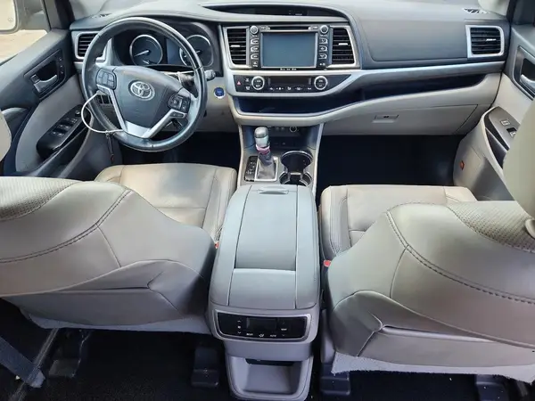 5TDDGRFH0HS026136 2017 TOYOTA HIGHLANDER - Image 8