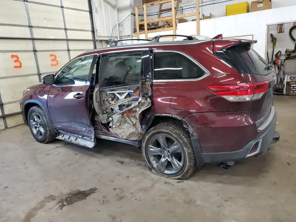 5TDDGRFH0HS026508 2017 TOYOTA HIGHLANDER - Image 2