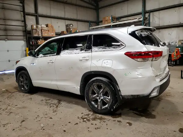 5TDDGRFH0HS029974 2017 TOYOTA HIGHLANDER - Image 2