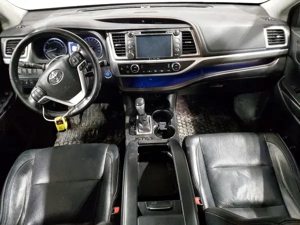 5TDDGRFH0HS029974 2017 TOYOTA HIGHLANDER - Image 8