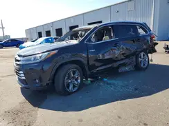 5TDDGRFH0HS032082 2017 TOYOTA HIGHLANDER