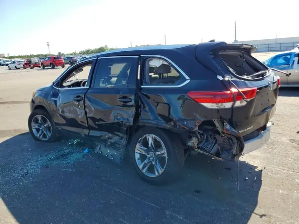 5TDDGRFH0HS032082 2017 TOYOTA HIGHLANDER - Image 2