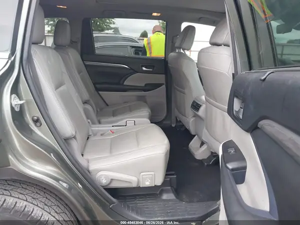 5TDDGRFH0JS038180 2018 TOYOTA HIGHLANDER - Image 8