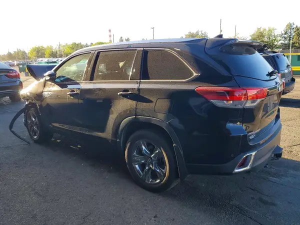 5TDDGRFH0JS039832 2018 TOYOTA HIGHLANDER - Image 2