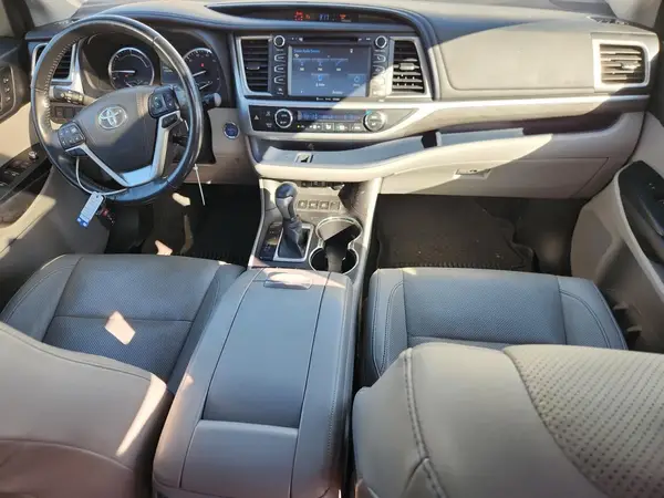 5TDDGRFH0JS040902 2018 TOYOTA HIGHLANDER - Image 8