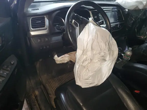 5TDDGRFH0JS042262 2018 TOYOTA HIGHLANDER - Image 8