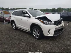 5TDDGRFH0JS044013 2018 TOYOTA HIGHLANDER