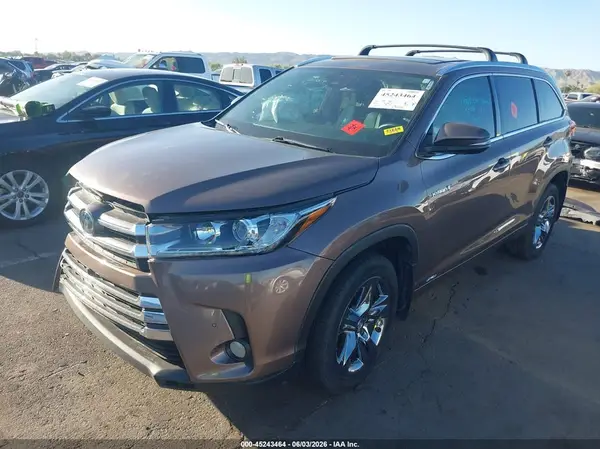 5TDDGRFH0JS045193 2018 TOYOTA HIGHLANDER - Image 2