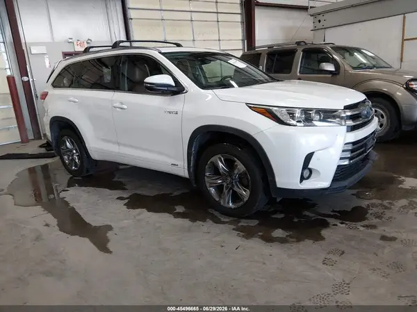 5TDDGRFH0JS045937 2018 TOYOTA HIGHLANDER - Image 1