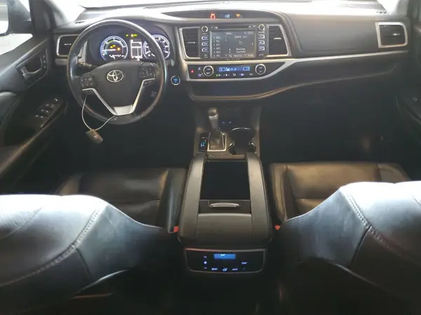 5TDDGRFH0JS046733 2018 TOYOTA HIGHLANDER - Image 8