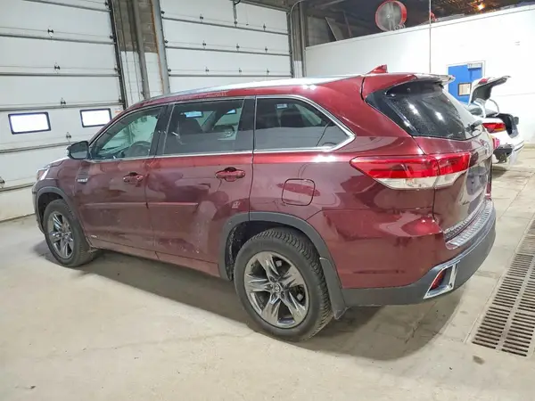 5TDDGRFH0JS046991 2018 TOYOTA HIGHLANDER - Image 2