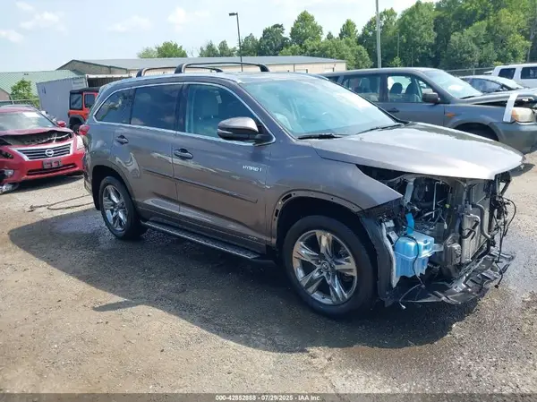 5TDDGRFH0JS050250 2018 TOYOTA HIGHLANDER - Image 1