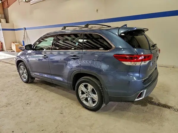 5TDDGRFH0KS055465 2019 TOYOTA HIGHLANDER - Image 2