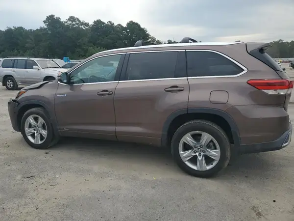 5TDDGRFH1HS024671 2017 TOYOTA HIGHLANDER - Image 2