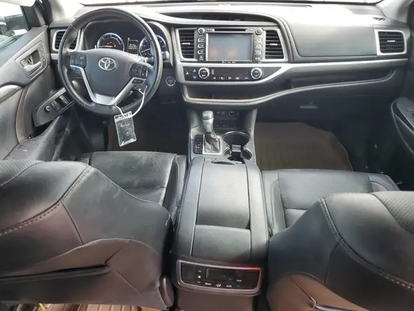 5TDDGRFH1HS025142 2017 TOYOTA HIGHLANDER - Image 8