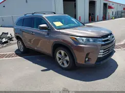 5TDDGRFH1HS030180 2017 TOYOTA HIGHLANDER