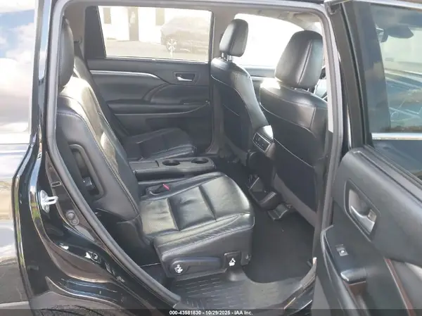5TDDGRFH1HS033340 2017 TOYOTA HIGHLANDER - Image 8