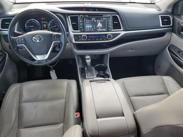 5TDDGRFH1KS070900 2019 TOYOTA HIGHLANDER - Image 8