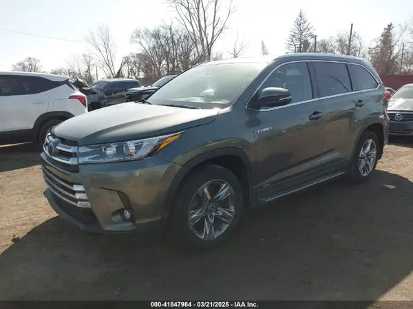 5TDDGRFH1KS078527 2019 TOYOTA HIGHLANDER - Image 2