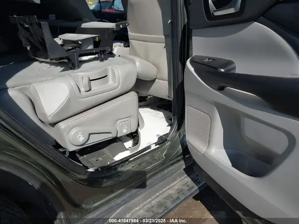 5TDDGRFH1KS078527 2019 TOYOTA HIGHLANDER - Image 8