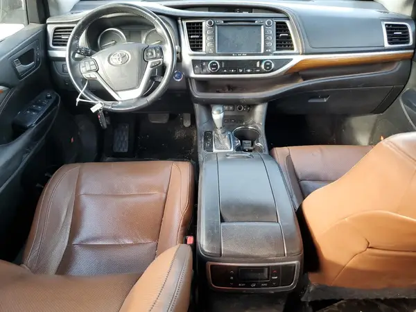 5TDDGRFH2HS021729 2017 TOYOTA HIGHLANDER - Image 8