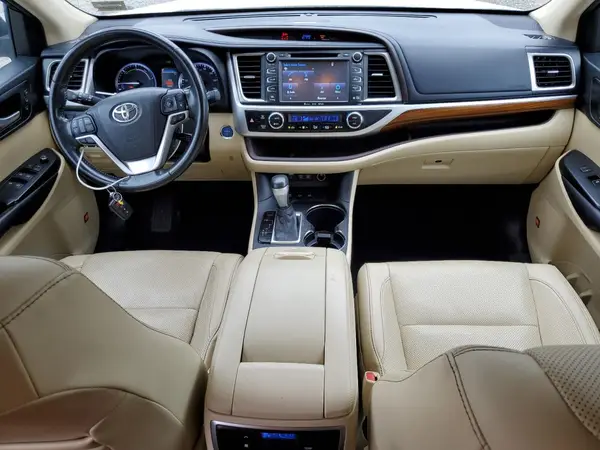 5TDDGRFH2HS022573 2017 TOYOTA HIGHLANDER - Image 8