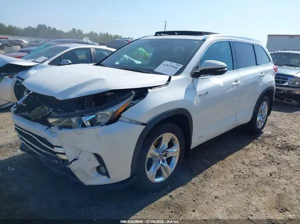 5TDDGRFH2HS023013 2017 TOYOTA HIGHLANDER - Image 2
