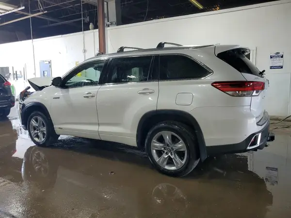 5TDDGRFH2HS025103 2017 TOYOTA HIGHLANDER - Image 2