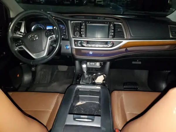 5TDDGRFH2HS026929 2017 TOYOTA HIGHLANDER - Image 8