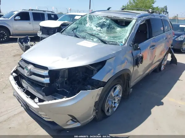 5TDDGRFH2HS027241 2017 TOYOTA HIGHLANDER - Image 2