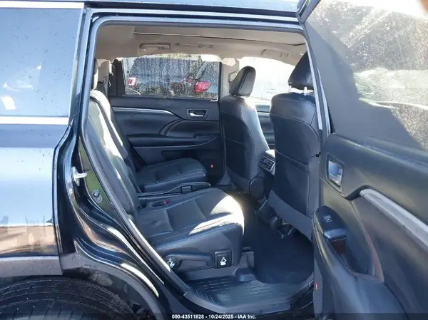 5TDDGRFH2HS027269 2017 TOYOTA HIGHLANDER - Image 8