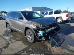 5TDDGRFH2HS035405 2017 TOYOTA HIGHLANDER