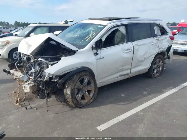 5TDDGRFH2JS036995 2018 TOYOTA HIGHLANDER - Image 2