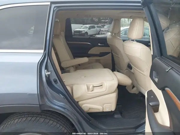 5TDDGRFH2JS037922 2018 TOYOTA HIGHLANDER - Image 8