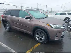 5TDDGRFH2JS039556 2018 TOYOTA HIGHLANDER